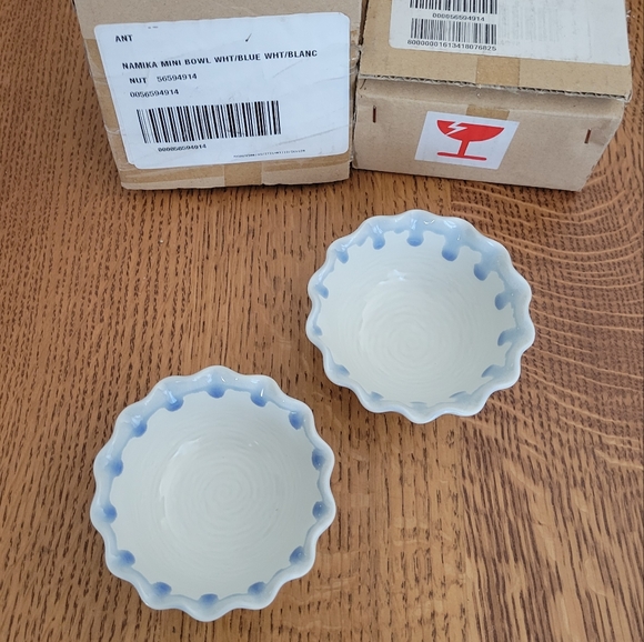 Set of 2, Anthropologie Namika Pinch Bowl - white & blue - Picture 5 of 10